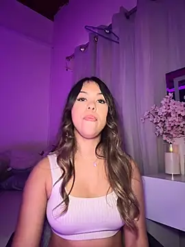 tuckersabrina Adlı Modelin Canlı XXX Sohbeti