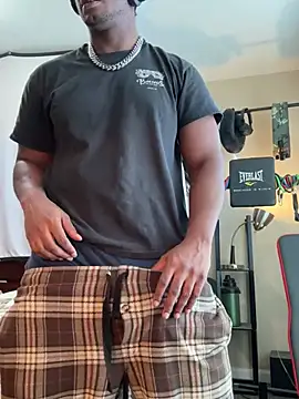 Pokazy przed kamerką – KeYBuMp323