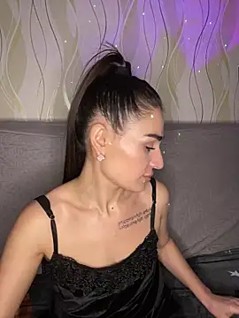 Chat XXX en directo de MonikaSi