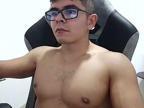 MILCARITAS3 现场XXX聊天