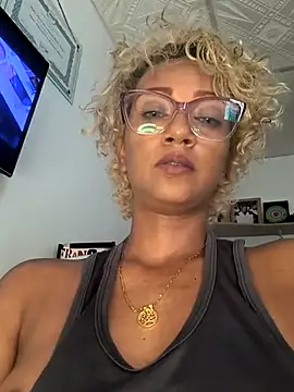 Amaliu_ লাইভ XXX চ্যাট