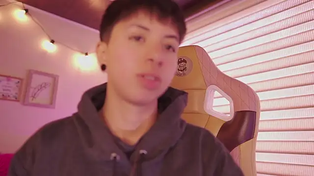 tommy_blue লাইভ XXX চ্যাট