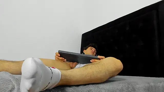 camilo_model's Live XXX Chat