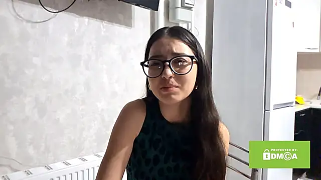 Pertunjukan Kamera Web ZyntraLoom