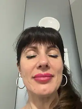 Show modela LadyLuxLover na web-kameri