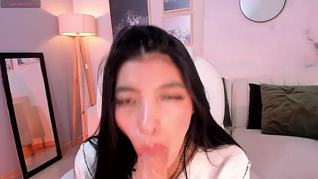 Tiffany_Low élő XXX-chatje