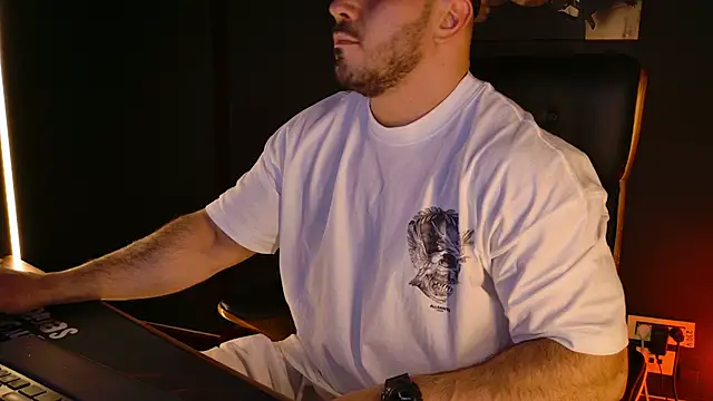 AngeloEric: απευθείας συνομιλία ΧΧΧ