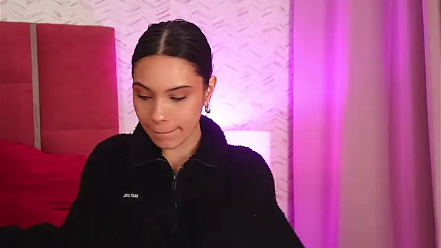 Sofy_Bradd Adlı Modelin Canlı XXX Sohbeti