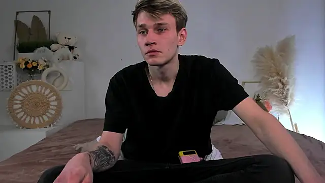 Volan_Starts: απευθείας συνομιλία ΧΧΧ