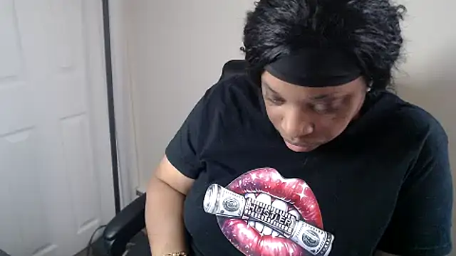 Chat +18 de Sexymona1218 ao vivo