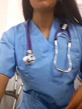 CAROLINE__07 Adlı Modelin Canlı XXX Sohbeti