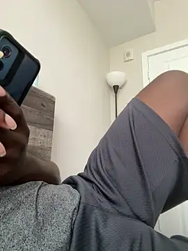 makeherfeelg Show in webcam