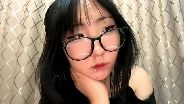 Yunananaa Adlı Modelin Canlı XXX Sohbeti