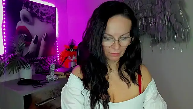 Онлайн чат XXX HelenLuxx