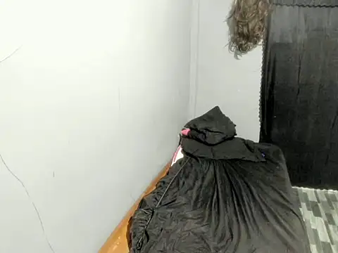 Clark_Asian – Naživo XXX chat