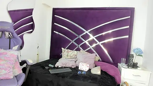 LunaScarleht's Live XXX Chat