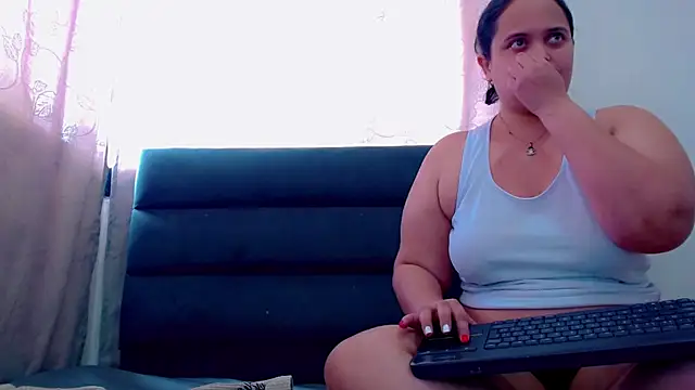 brunnette_hot Live XXX Chat