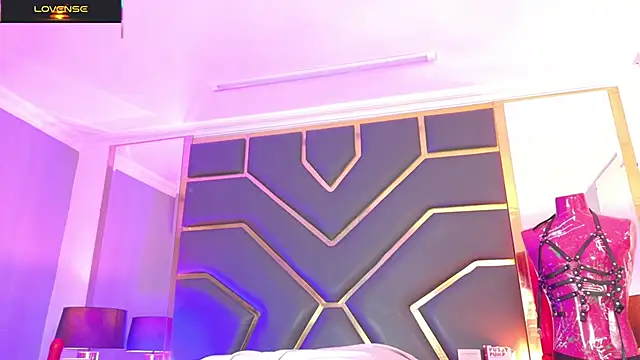 XXX chat uživo modela Scarlettt_Ass