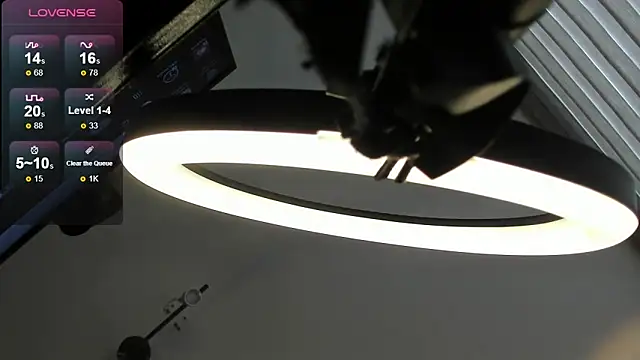 LIZ_HOLMES – Naživo XXX chat