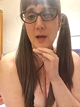 Alice_InPornoLand2025 现场XXX聊天