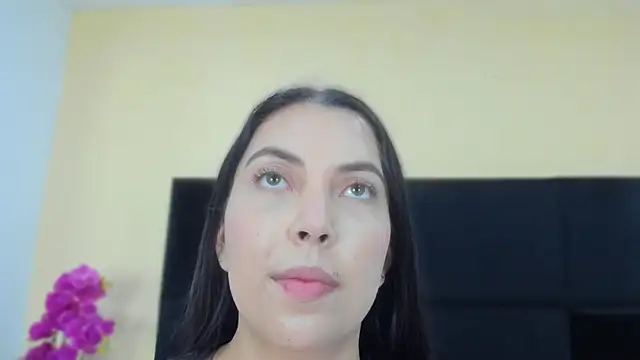 MaddyCrofft 现场XXX聊天