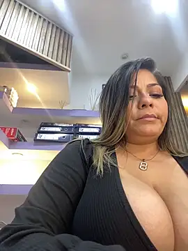 isabella_horney_ 现场XXX聊天