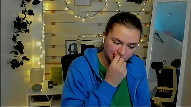 Josephine_Kiss Live XXX-Chat