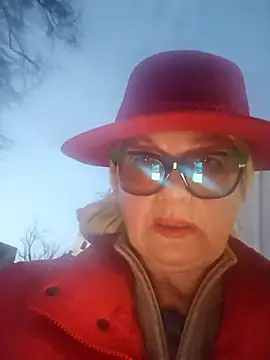 Pokazy przed kamerką – Hot-Muci