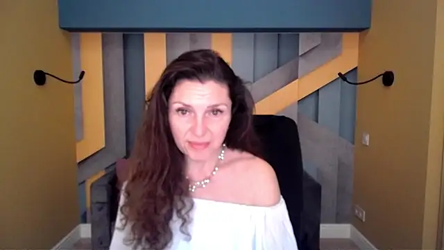 EllaLong Adlı Modelin Canlı XXX Sohbeti