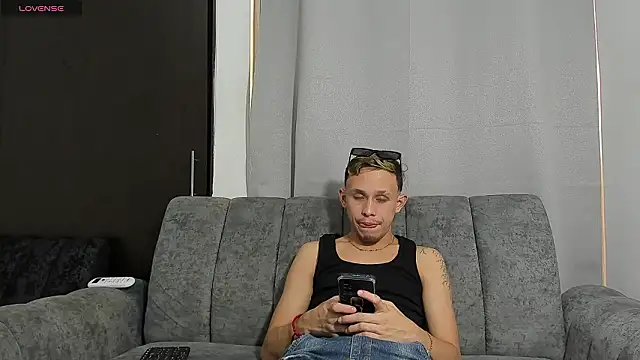 Two_sexboys 现场XXX聊天