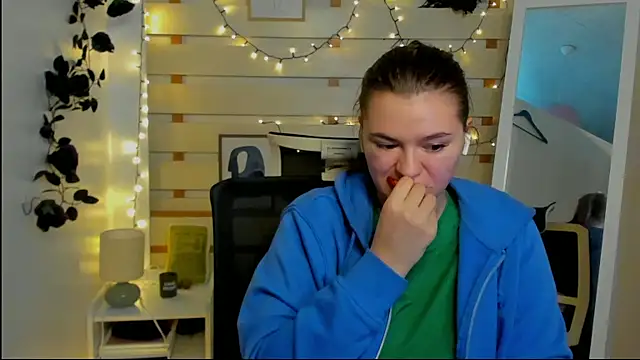 Josephine_Kiss Live XXX-Chat