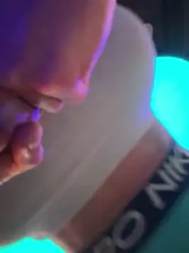 F3ckd0lllucyのウェブカメラショー