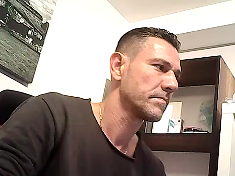 mastercharisma35: απευθείας συνομιλία ΧΧΧ