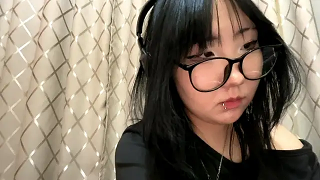 Yunananaa live XXX chat