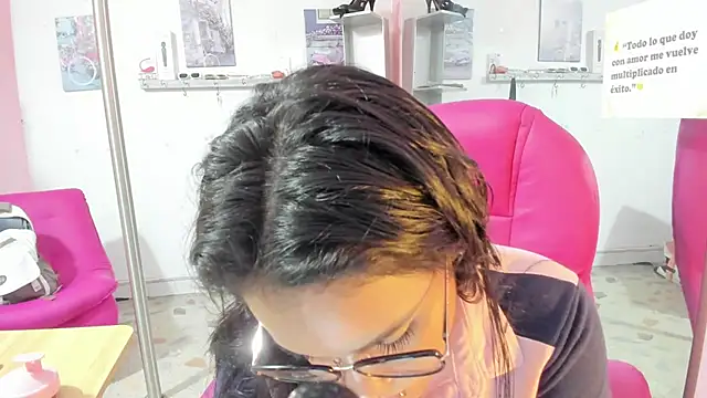 CAMILA--REYのライブXXXチャット