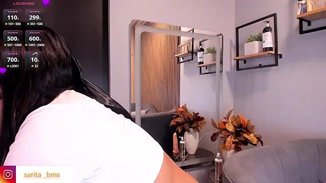 Sariitaa_ লাইভ XXX চ্যাট