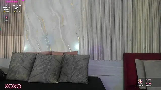 BriannaChelsea élő XXX-chatje