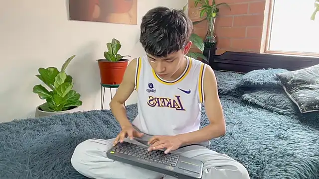 Czat XXX na żywo – Andy_Belier23