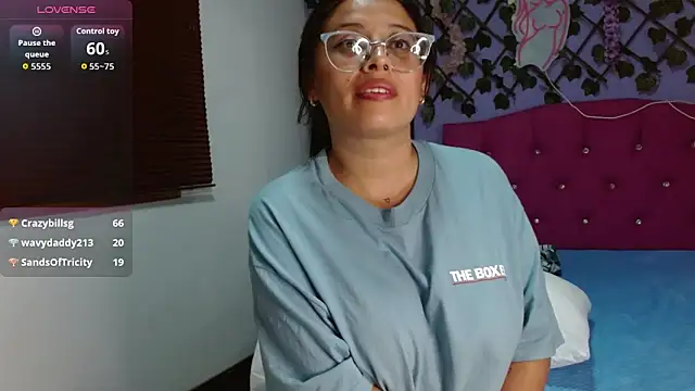 Sophie-Hot- 现场XXX聊天