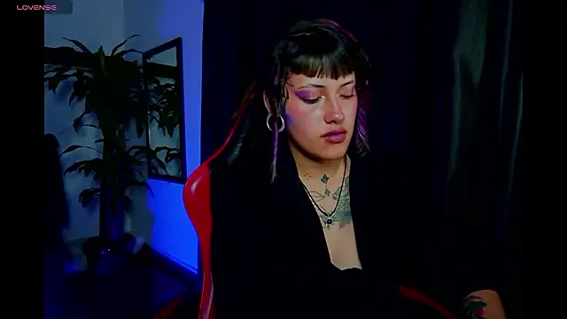 _sharlotte777 Chat XXX in diretta