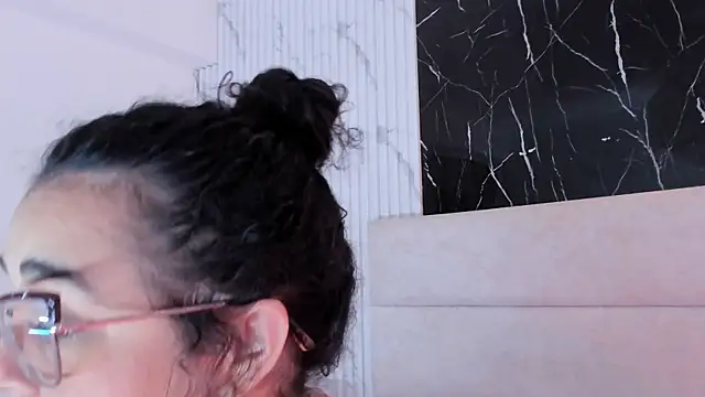 Chat +18 de Reginavegaa ao vivo