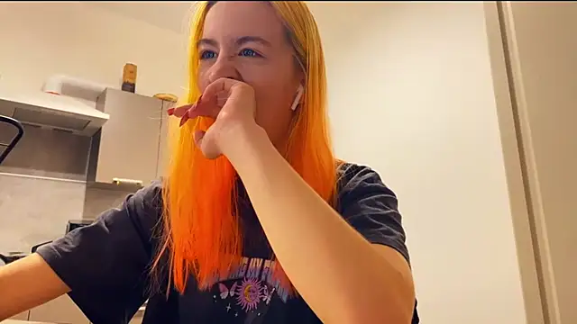 دردشة EmilyHein الجنسية المباشرة