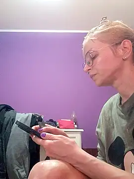 BritneyHudson Chat XXX live