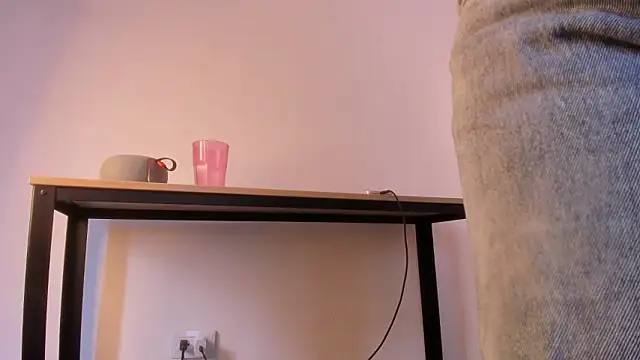 Caroline_dh Chat XXX live