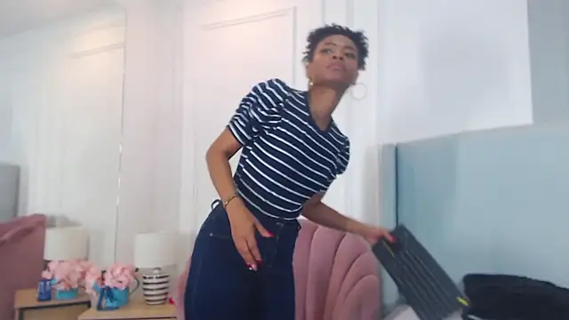 Chat XXX en directo de ChantalGarner