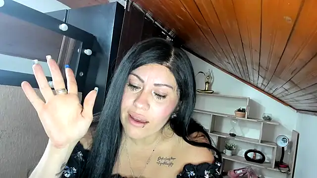 Tania_mature: απευθείας συνομιλία ΧΧΧ