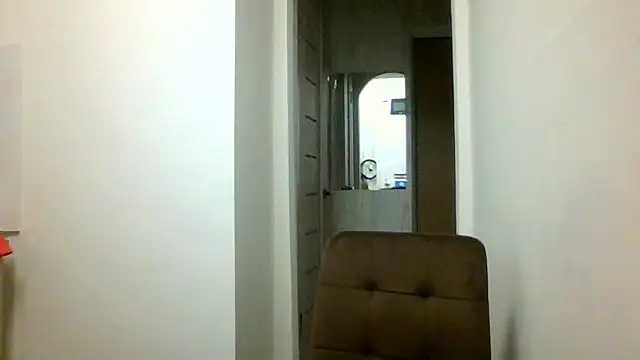 Chat +18 de MeadowEyes ao vivo