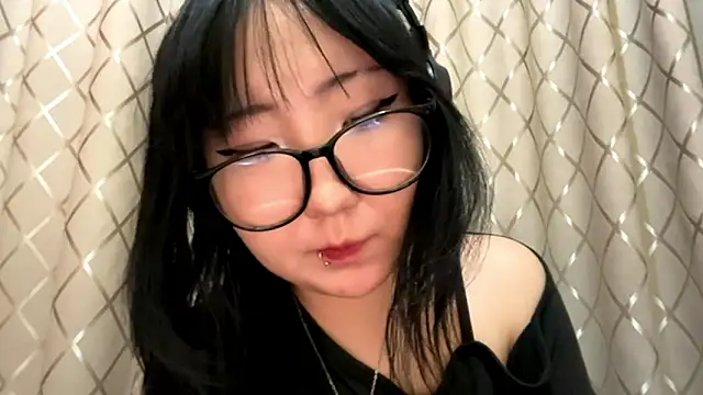 Yunananaa Chat XXX in diretta