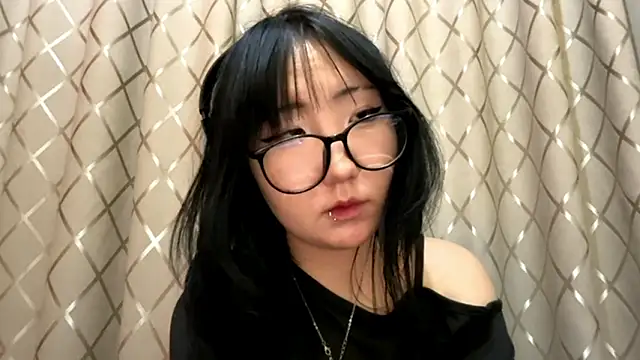 Yunananaa Adlı Modelin Canlı XXX Sohbeti