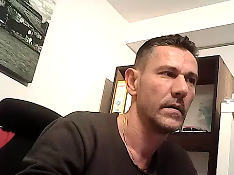 mastercharisma35 élő XXX-chatje